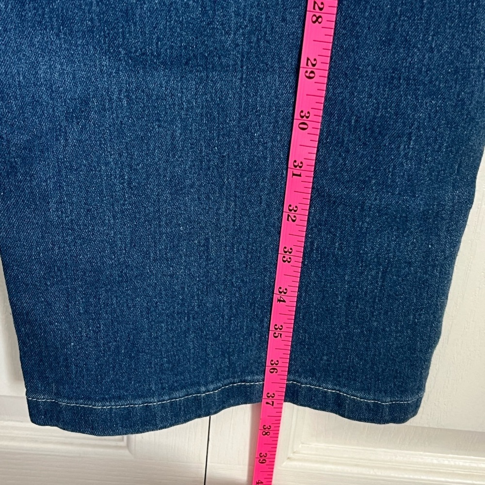 Pull-On Denim Jeans Women Elastic Waist NWOT Stretch petite med - Picture 3 of 7
